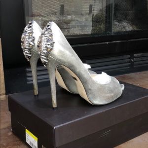 Badgle Mischka open toe heels